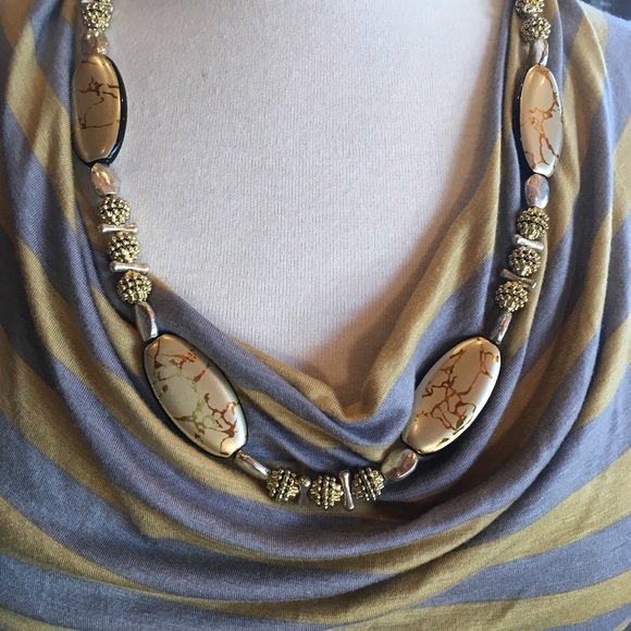 Gold and silver striped tshirt S with g/s necklace - Picture 2 of 6