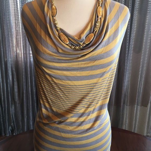 Gold and silver striped tshirt S with g/s necklace - Picture 3 of 6