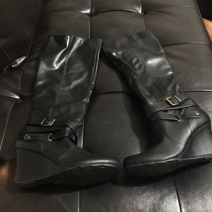 Kenneth Cole black boots