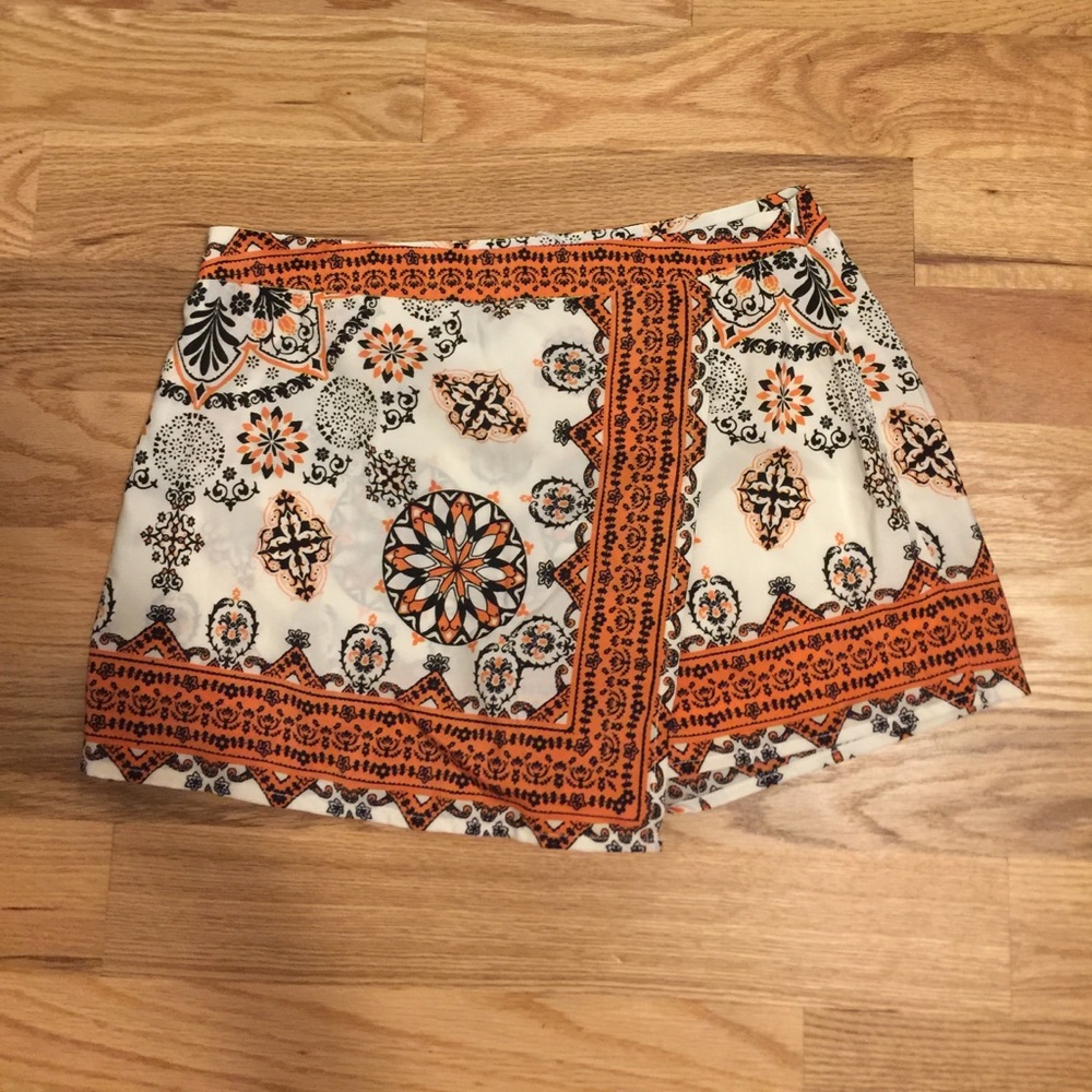 NWOT!! Beautiful, soft skort