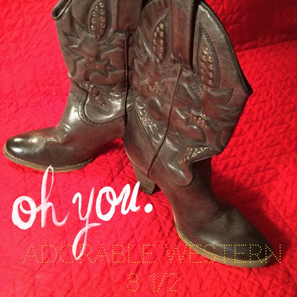 Very Volatile Size 8 1/2 Western Boot