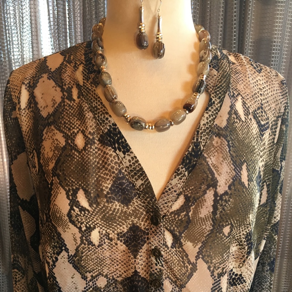 Ana L khaki/navy tunic with quartz neck&ears