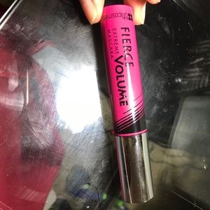Extreme volume mascara