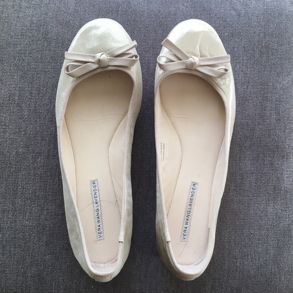 Vera Wang silver leather flats