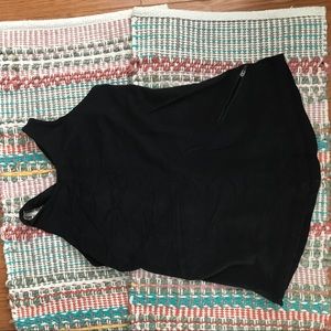 Black Lululemon top 🍋 size 4!