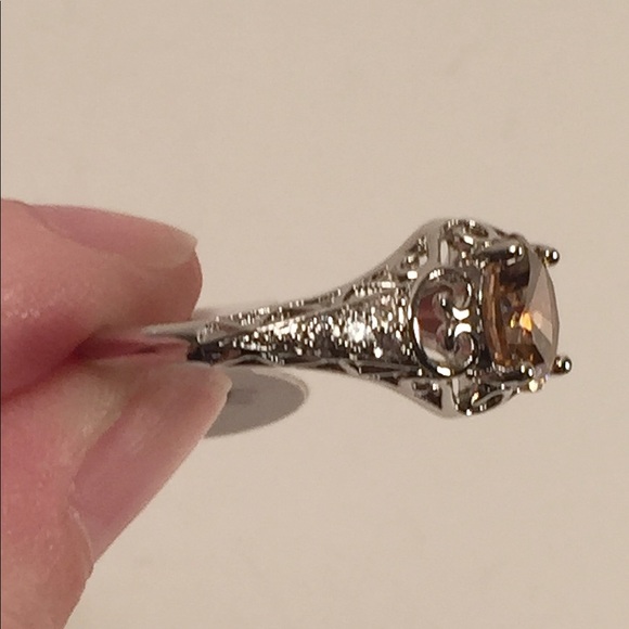 Morganite Ladies Ring - Picture 5 of 10