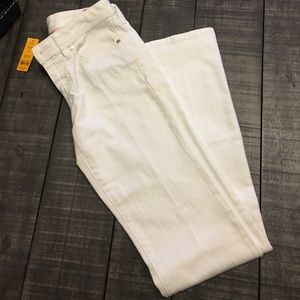 White bootcut jean