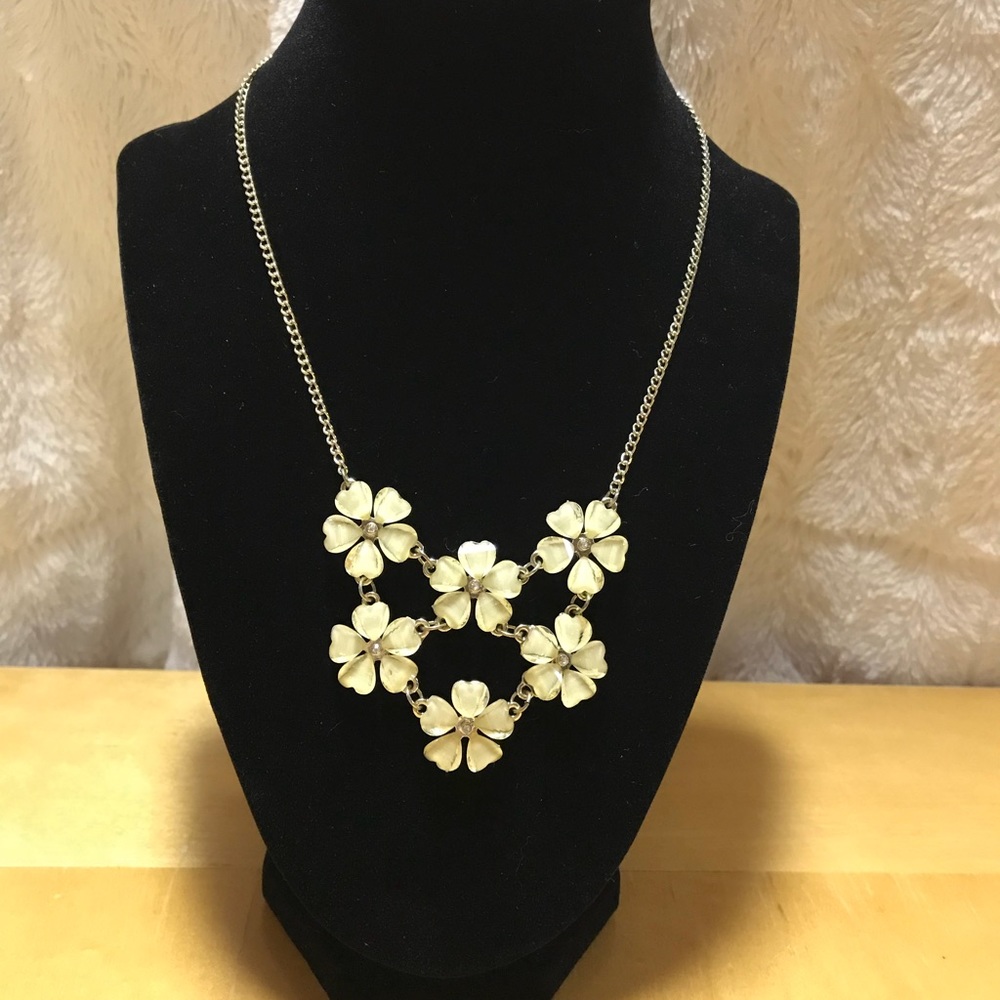 Flower bib necklace