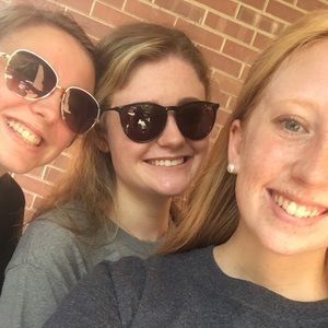 Meet your Posher, Lydia