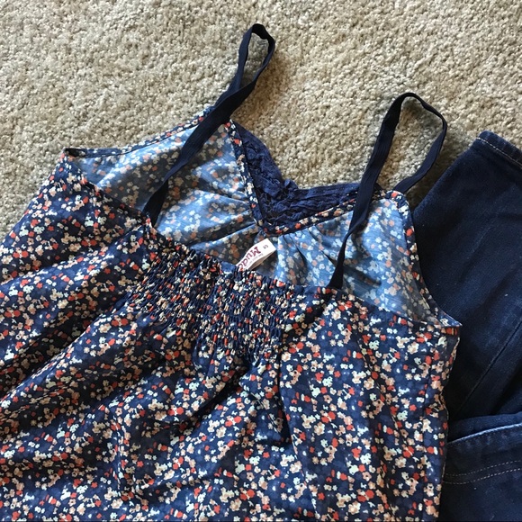 Floral semi sheer tank top / small - Picture 4 of 4