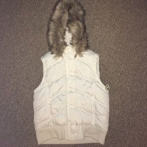White Puffer Vest With Faux Fur Hood