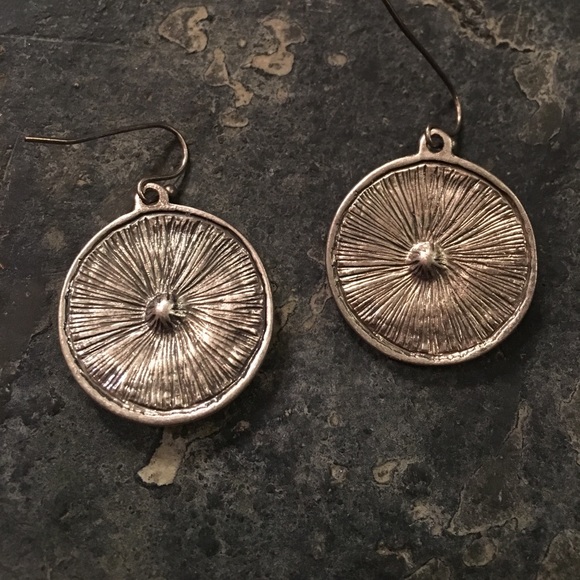 Beautiful Silver Earrings - Picture 2 of 3