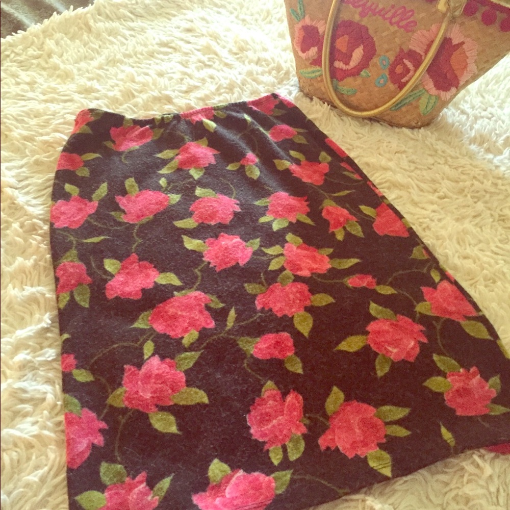 Flowery Fitted Skirt