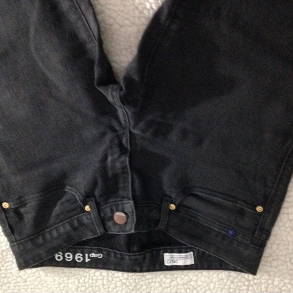 GAP. 1969 jeans