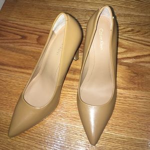 Calvin Klein nude pumps