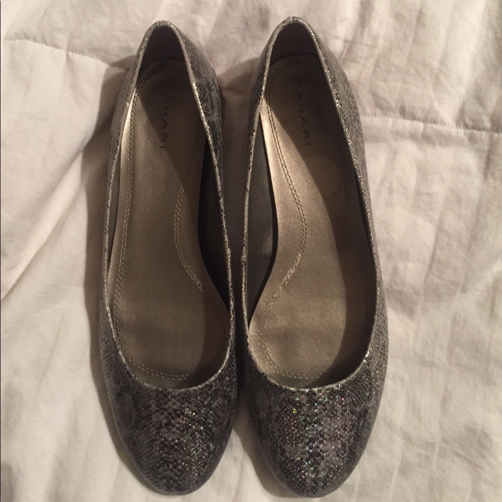 Tahari metallic flats