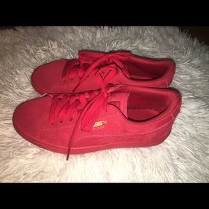 RED HOt PUMA’s