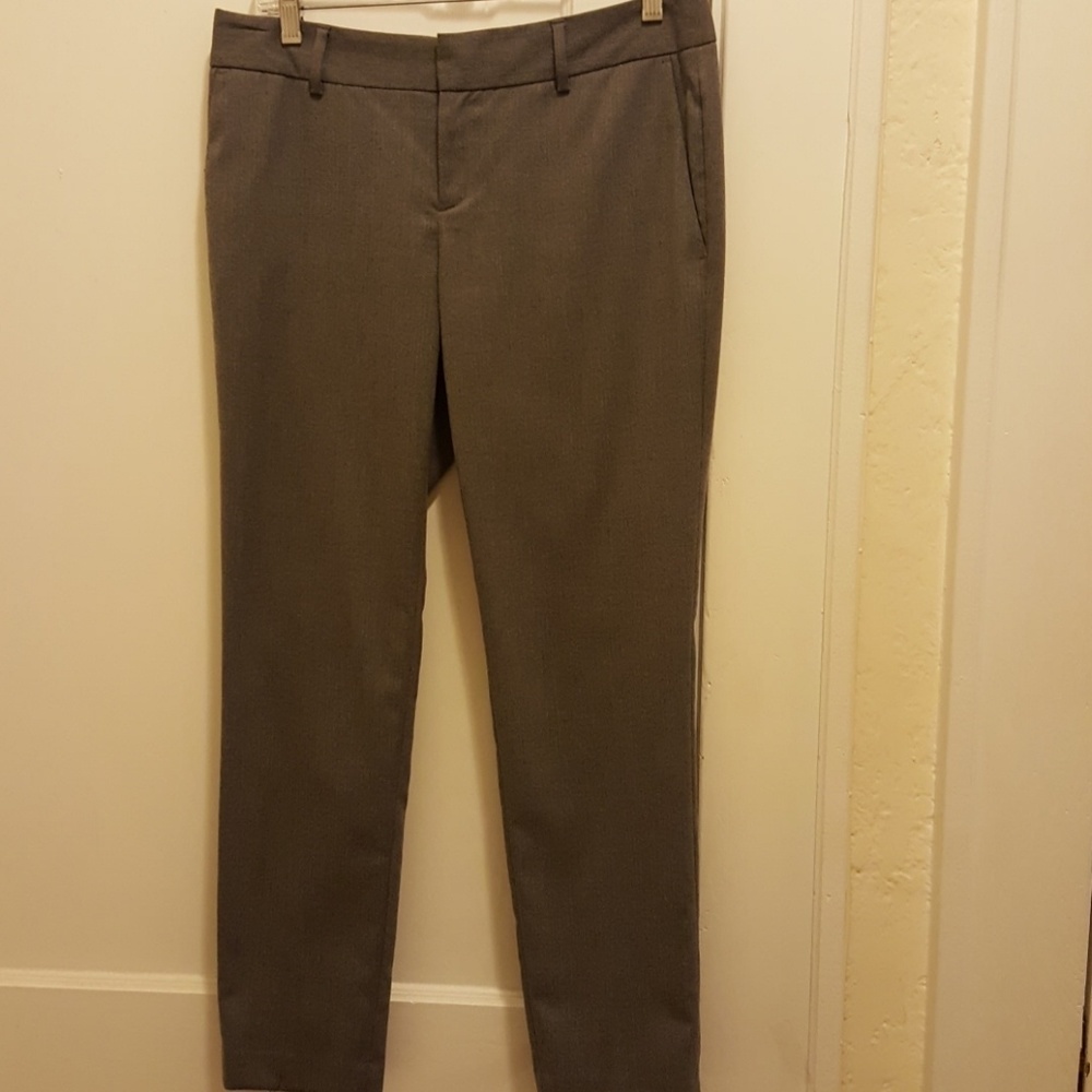 FINAL SALE!!Banana Republic crop pants .Sz 6