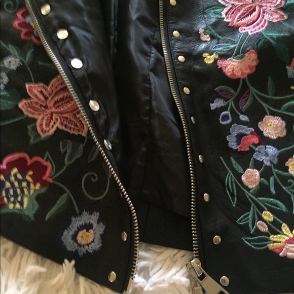 Vegan Black and Flowers Rock Skirt - Picture 3 of 6