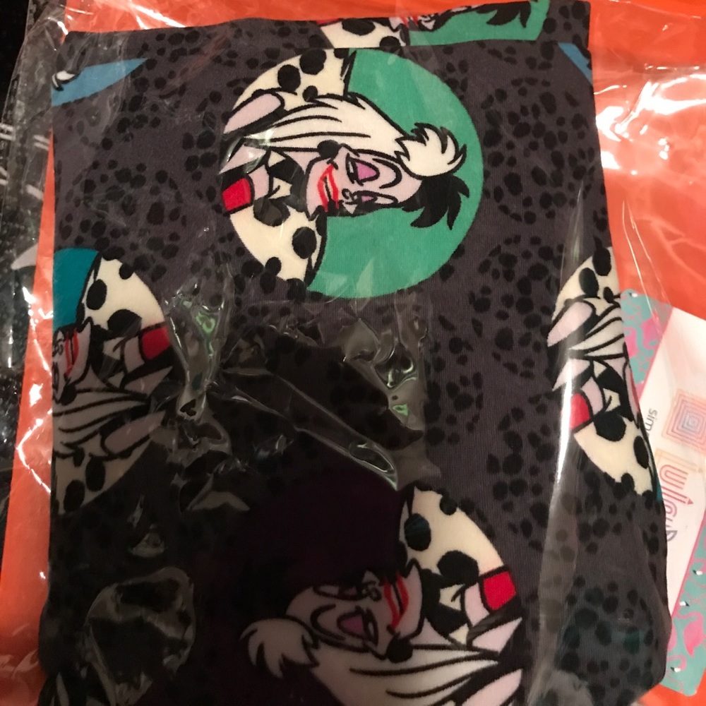 Lu La Roe Villain OS Leggings