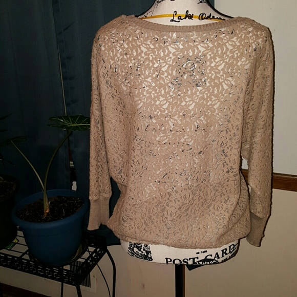 Top - Picture 2 of 3