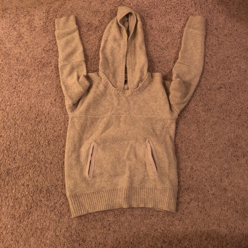 Moda international sweater