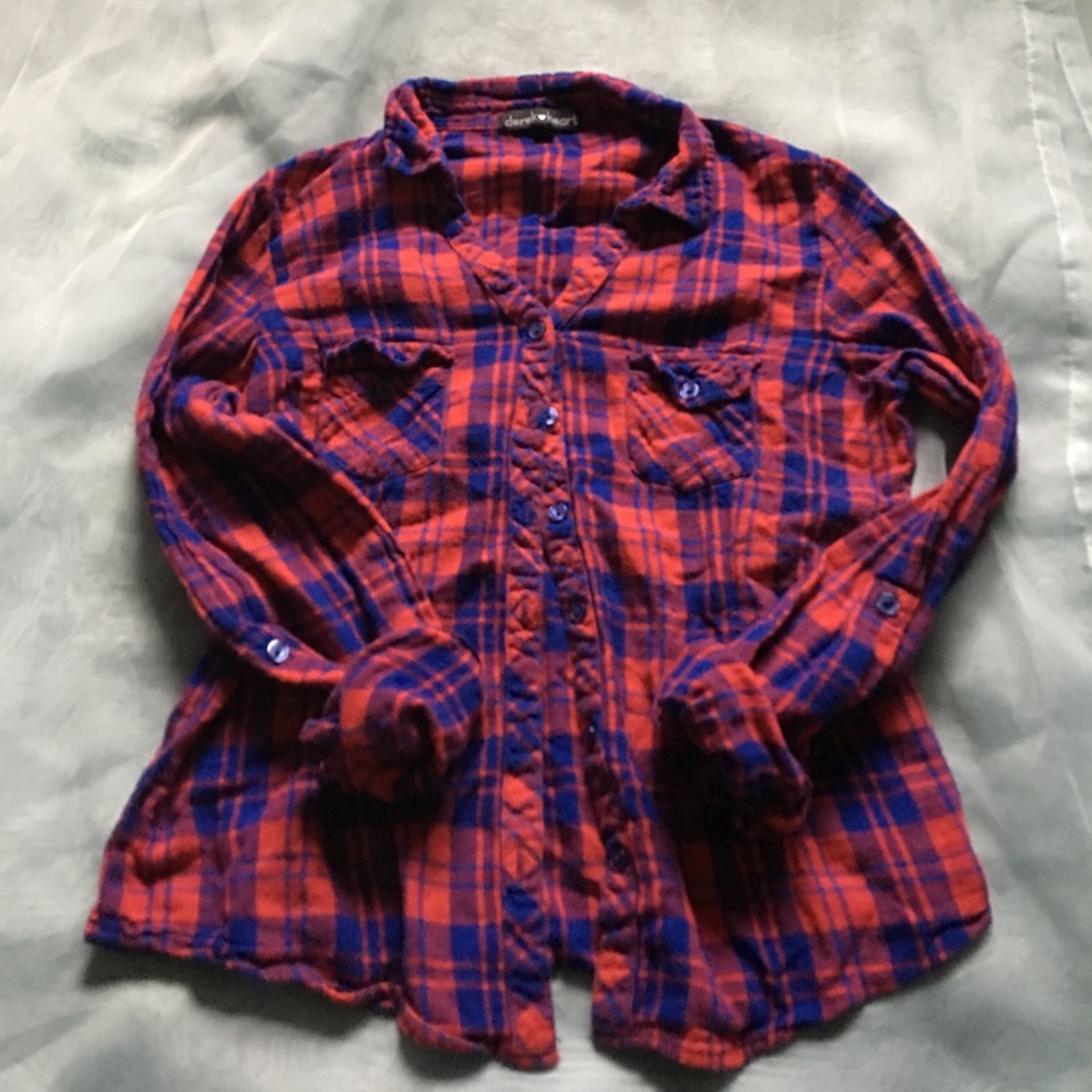 PLAID BUTTON UP