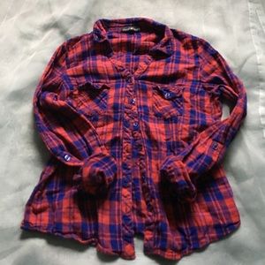PLAID BUTTON UP