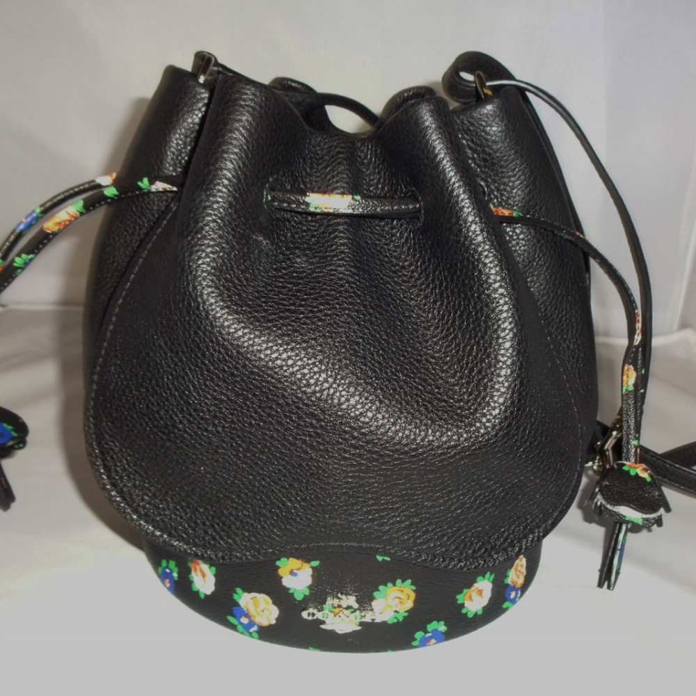 SOLD!! Leather Floral PETALS Drawstring Bag SOLD!! - Picture 4 of 8