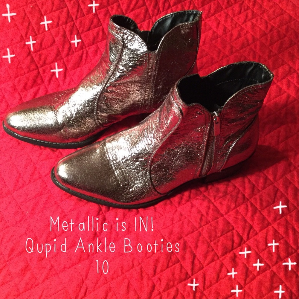 Quipid Metallic Booties. Size 10