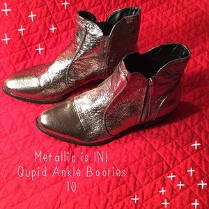 Quipid Metallic Booties. Size 10