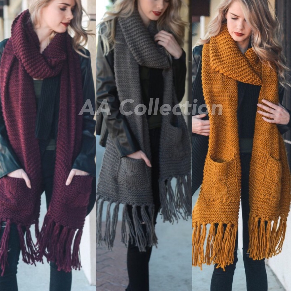 Charcoal knit Chunky Oversized Pocket Tassel scarf - Picture 2 of 3