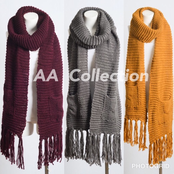 Charcoal knit Chunky Oversized Pocket Tassel scarf - Picture 3 of 3