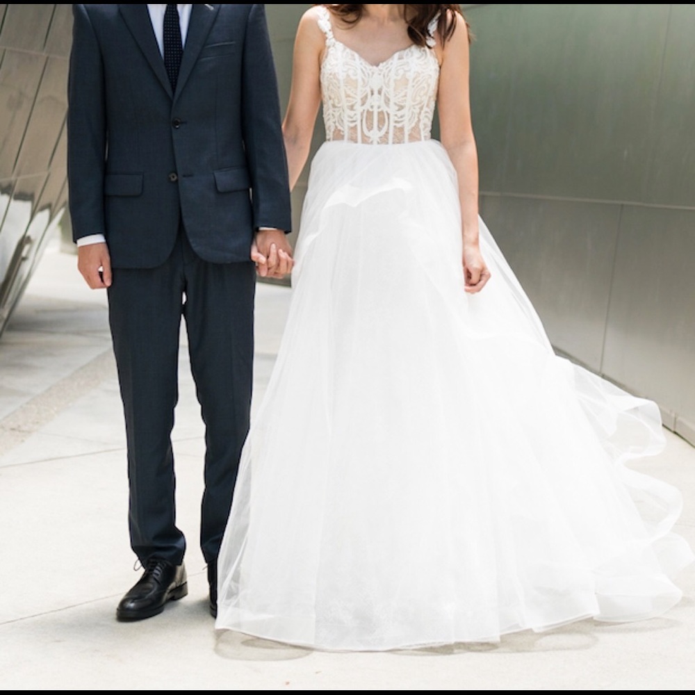 Lace Wedding dress with V- back