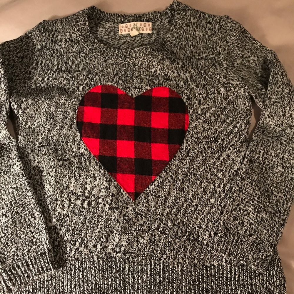 Cute ❤️ sweater!