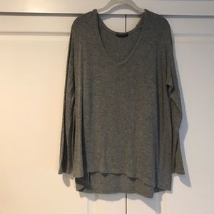 BRANDY MELVILLE SWEATER