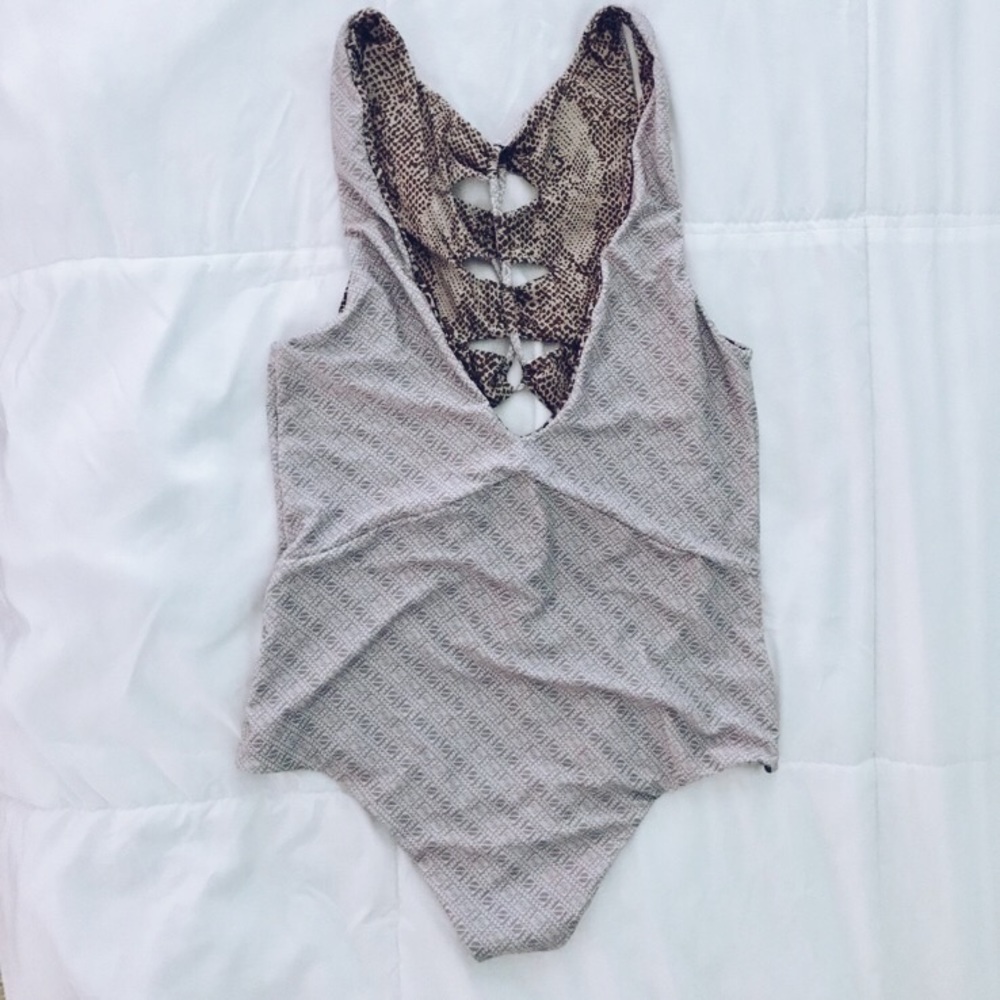 ✖️SOLD✖️Acacia Swimwear - Picture 2 of 4
