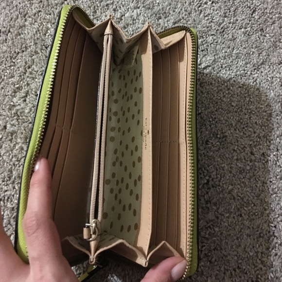 Kate Spade wallet - Picture 3 of 3