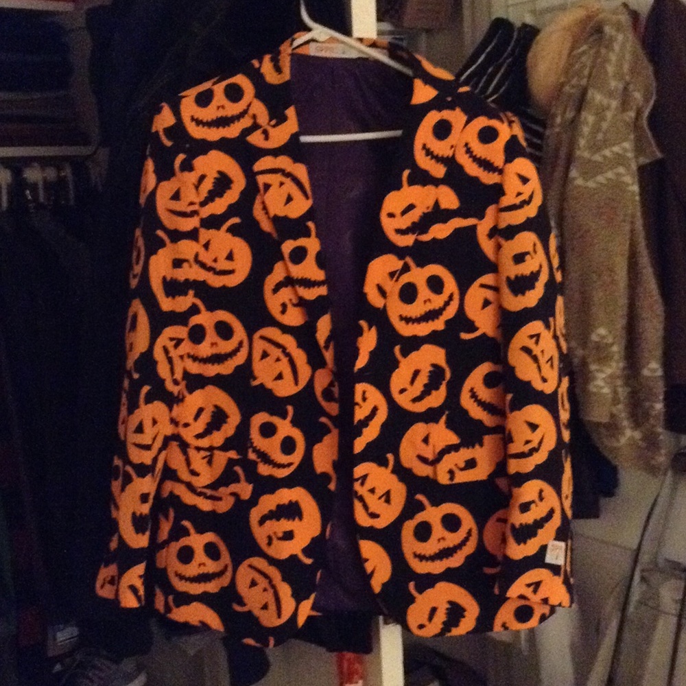 Halloween costume complete suit size 40
