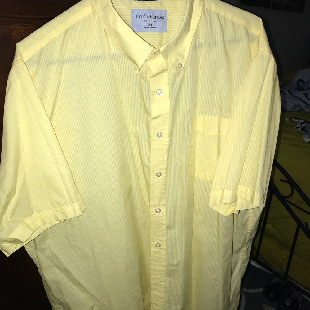 Short sleeve dress shirt