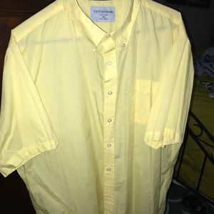 Short sleeve dress shirt