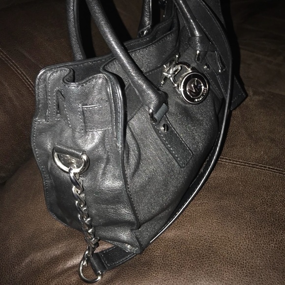 Michael Kors Black medium handbag 👜 - Picture 3 of 4