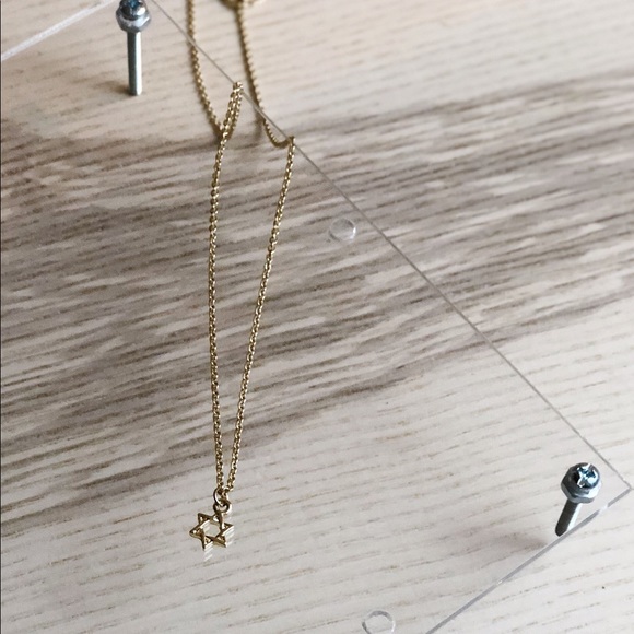 Gold color star necklace - Picture 2 of 2