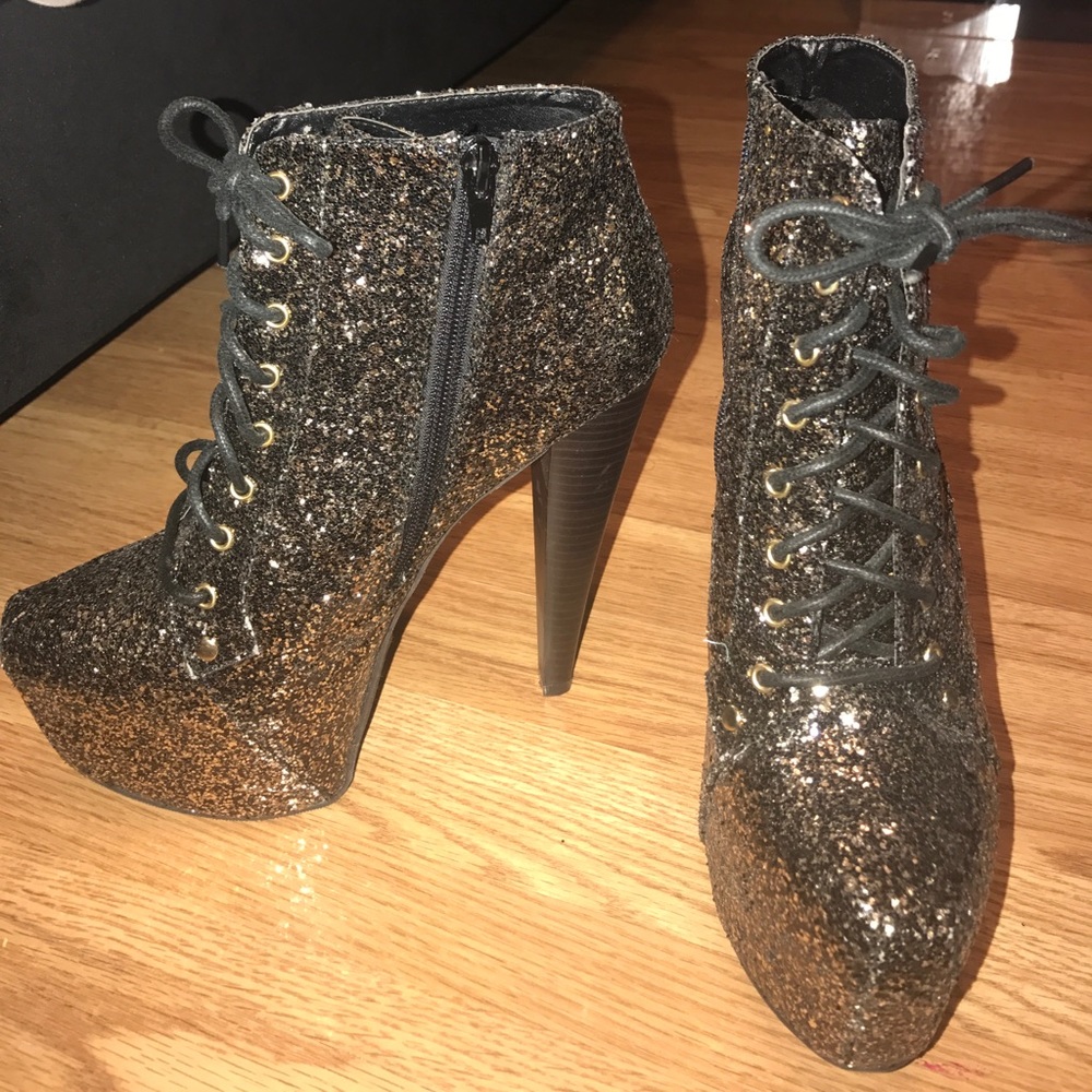Paper Fox Heels - Picture 2 of 2