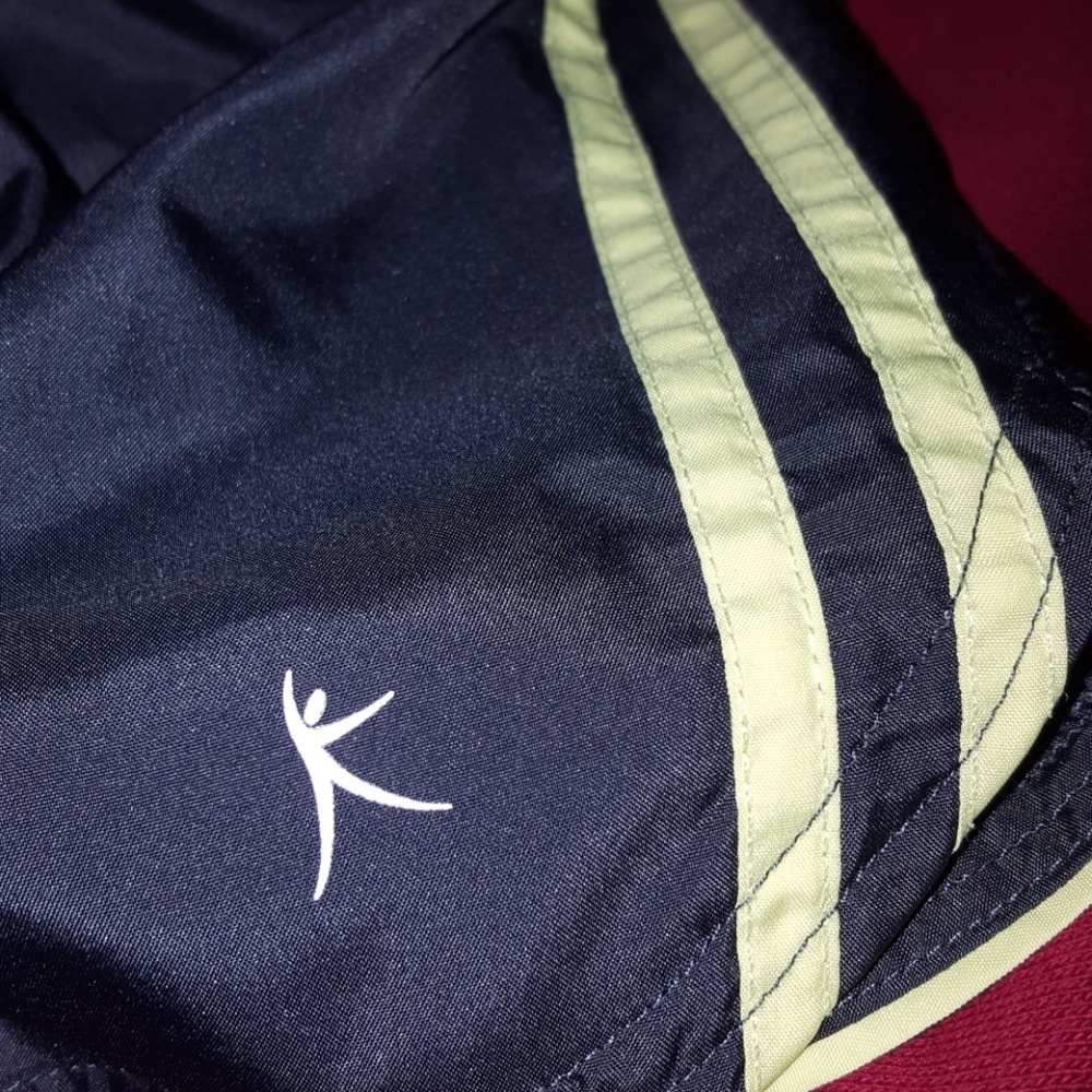 Shorts - Picture 3 of 3