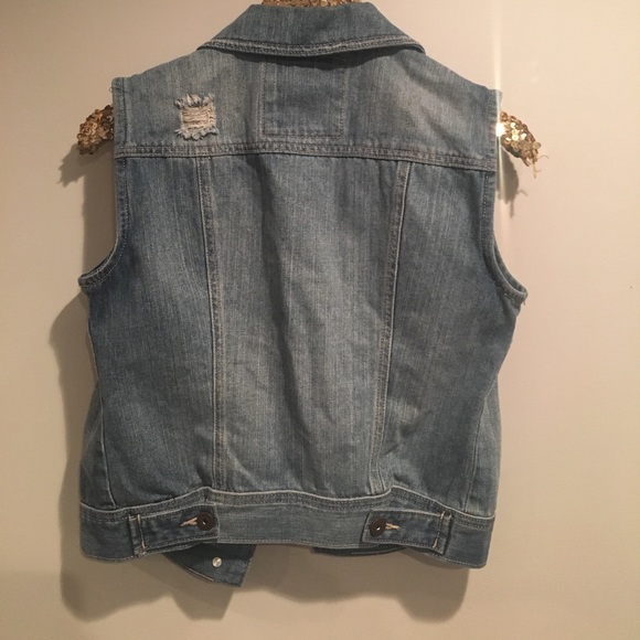 distressed denim vest - Picture 4 of 5