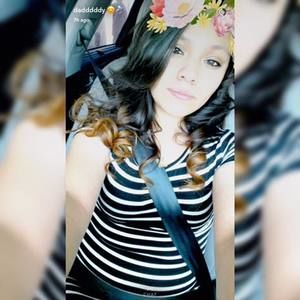 Meet your Posher, Mona