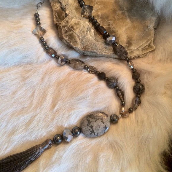 ⚜️Gray Cabochon ~ Tassel Necklace⚜️ - Picture 1 of 6