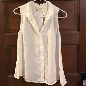White button up tank.