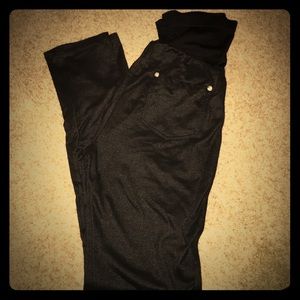 Bellavida Maternity Shimmery Leggings Over Belly